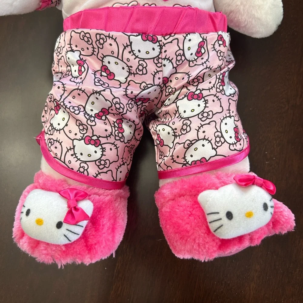 Hello Kitty - Picture 10 of 11